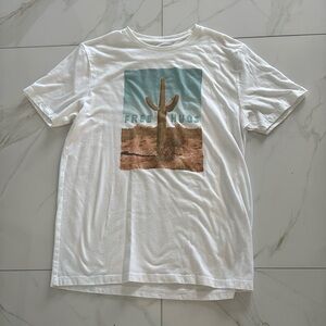 Old Navy Free Hugs Size Medium TShirt